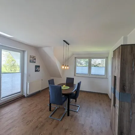 Iris Apartment *