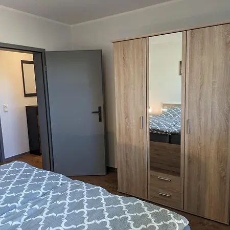 Iris Apartment *